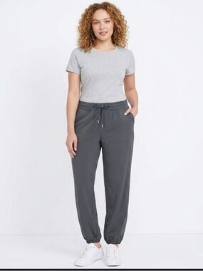 Sage collective Green Joggers Women’s size medium NWT